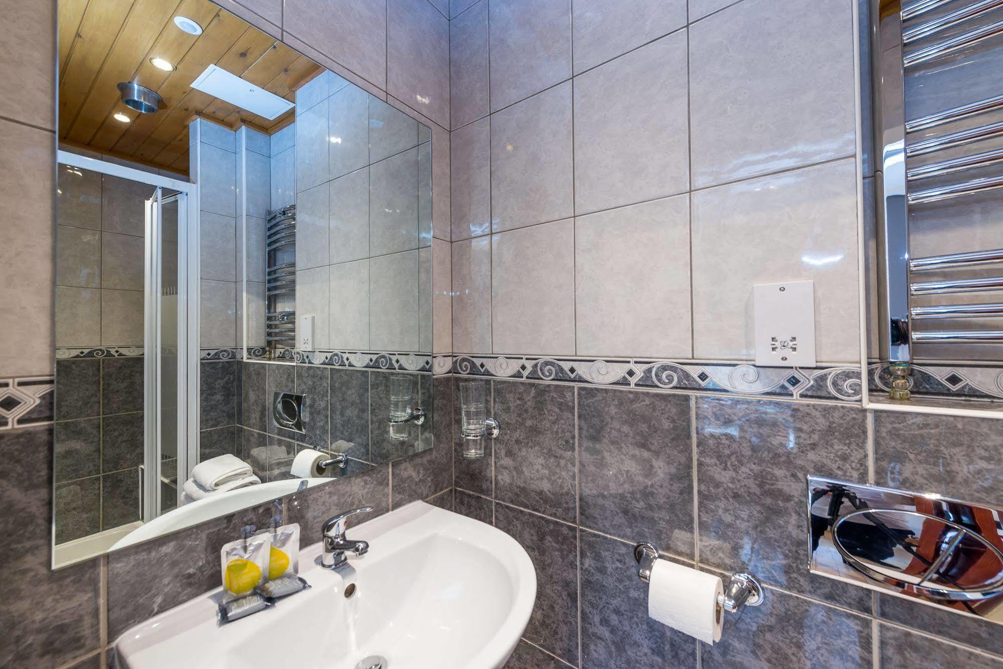 Adria Hotel London Luaran gambar