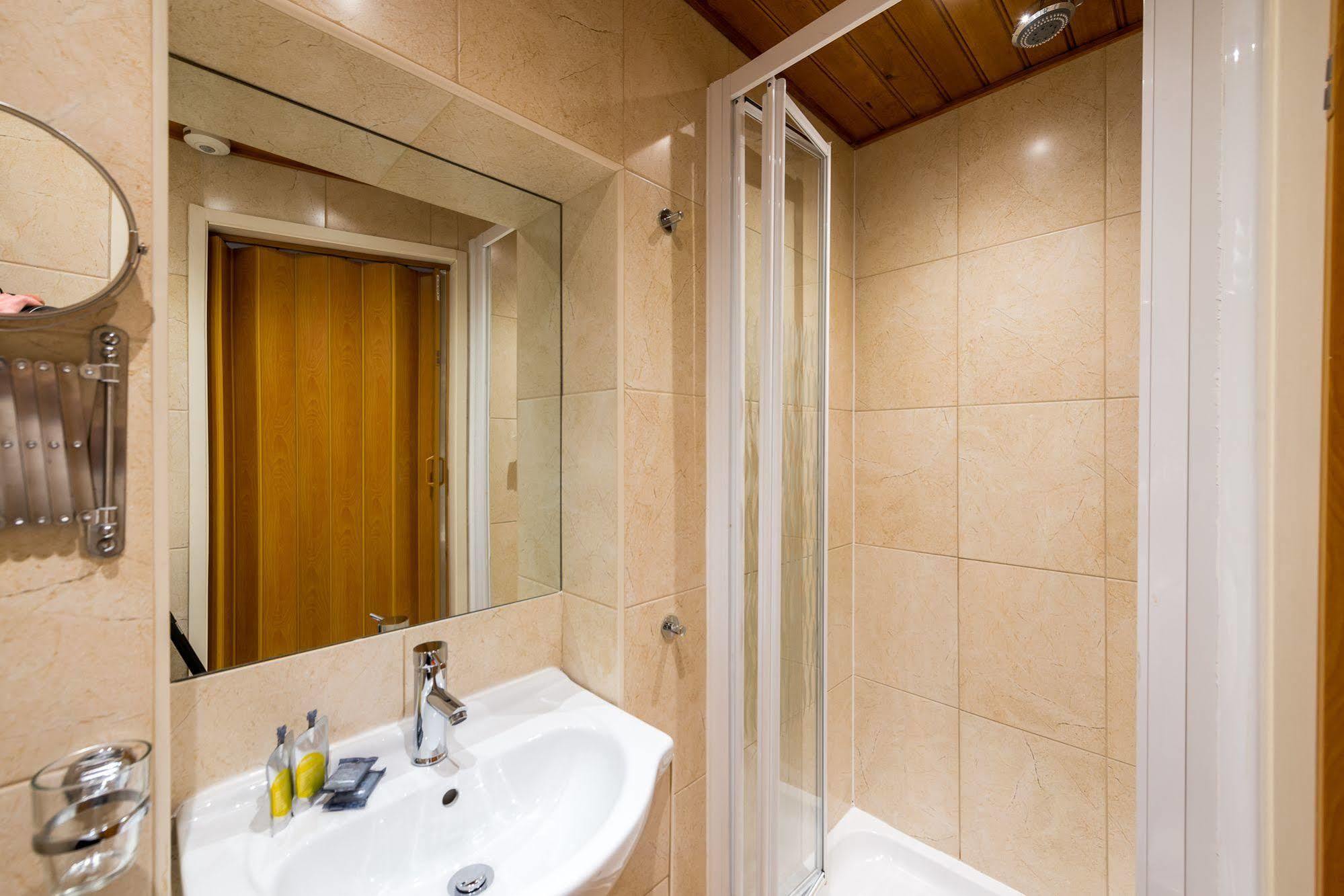 Adria Hotel London Luaran gambar