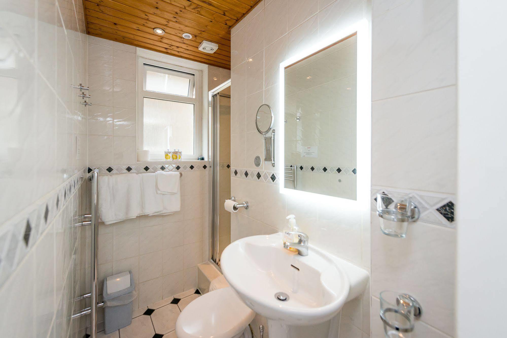 Adria Hotel London Luaran gambar